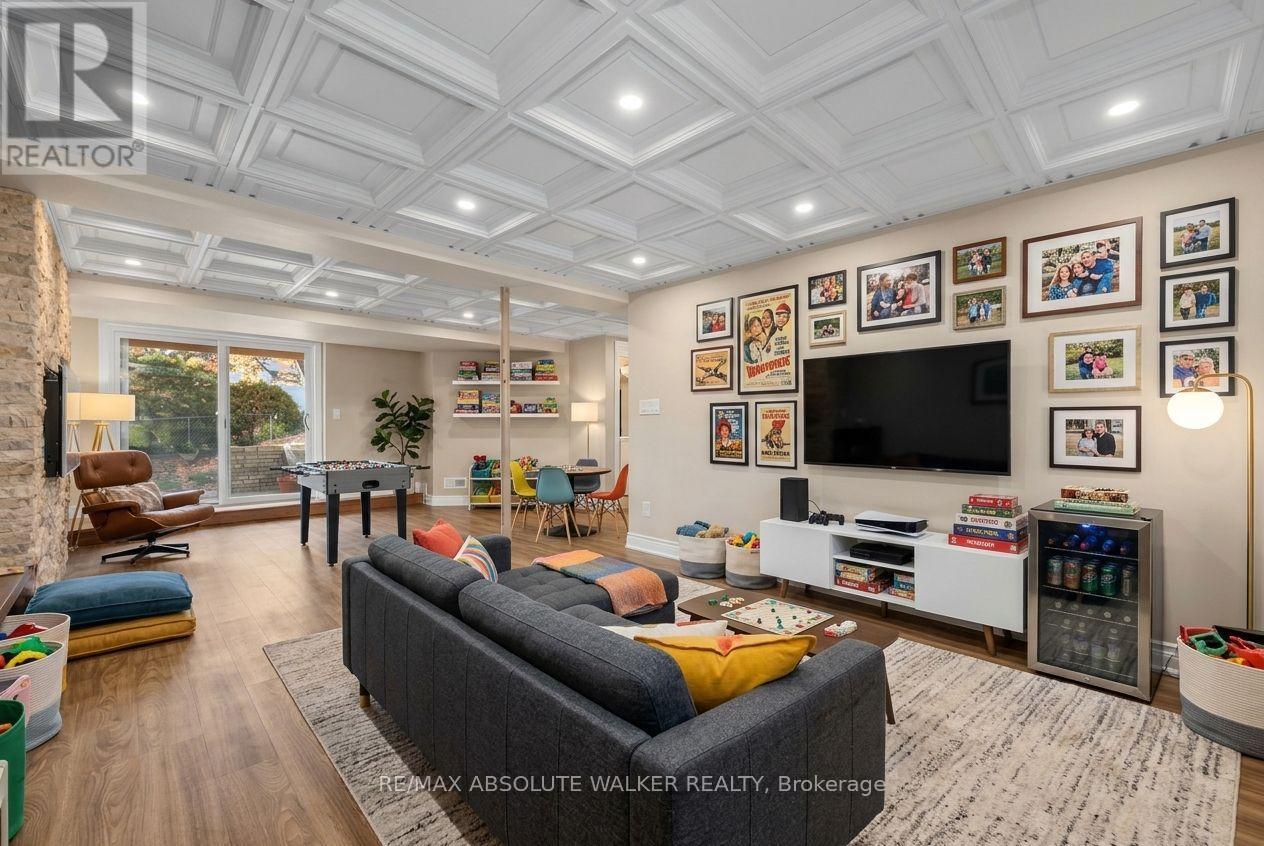 18 SILVER ASPEN CRESCENT - 31