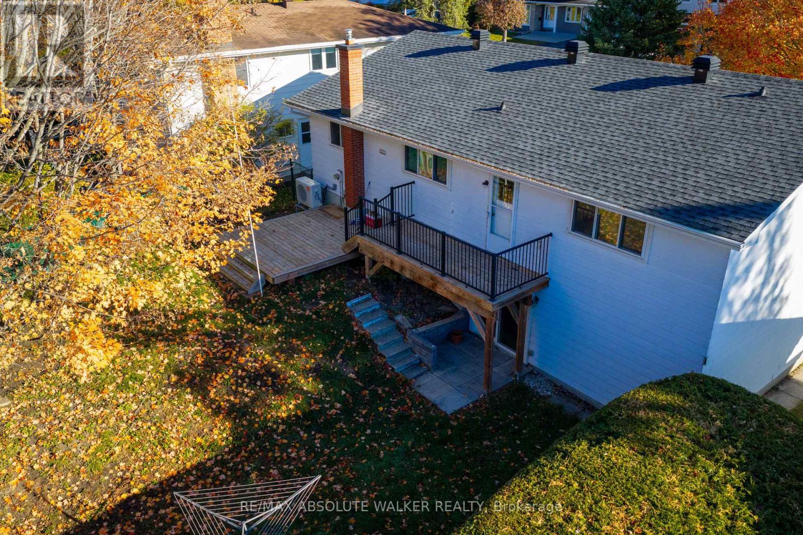 18 SILVER ASPEN CRESCENT - 40