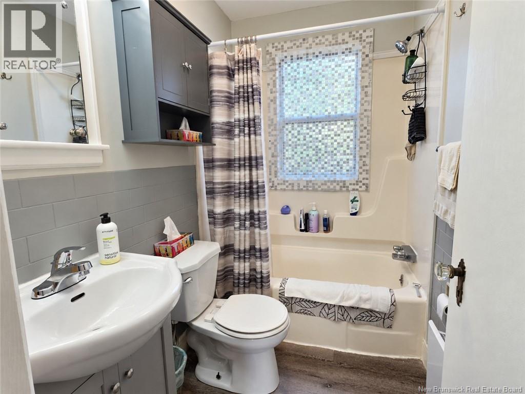 473 Elmwood Drive photo 4