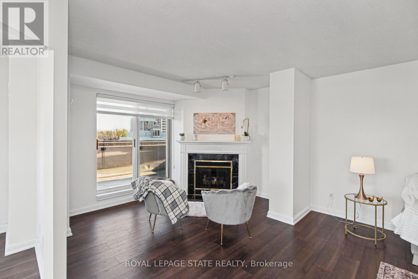 #403 430 PEARL STREET - 13