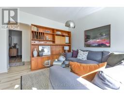 16 Delroy Drive, Toronto, ON M8Y1M7 Photo 13