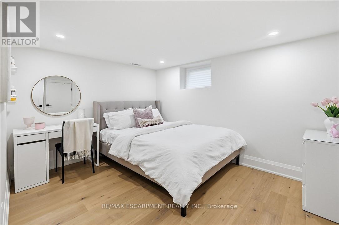 869 Condor Drive, Burlington, ON photo 30