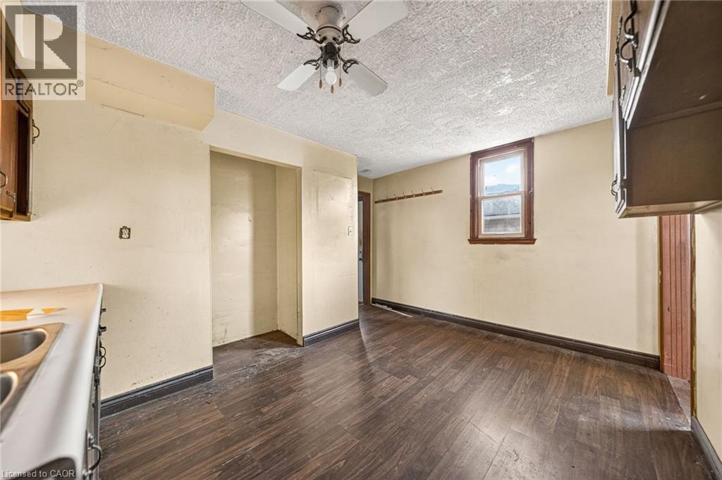 439 ALICE Avenue, Kitchener — photo 8