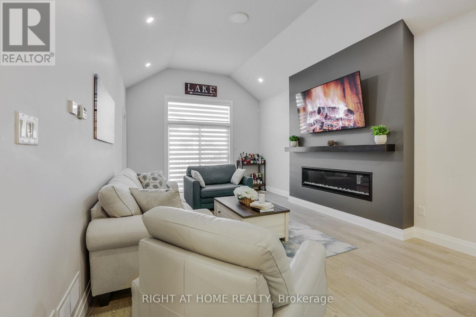 26 Compass Trail, Central Elgin, ON photo 13
