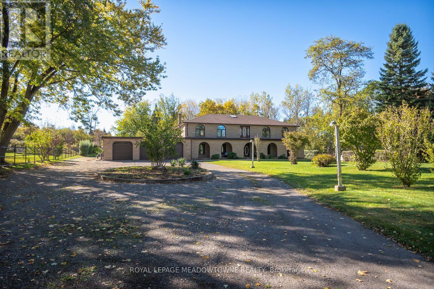 805 Centre Road, Hamilton, ON