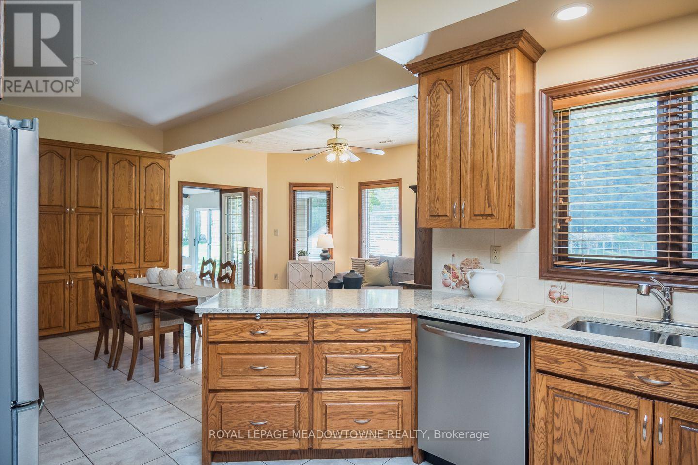 805 CENTRE ROAD, Hamilton — photo 12