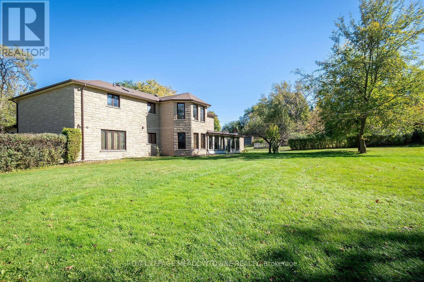 805 Centre Road, Hamilton, ON photo 37
