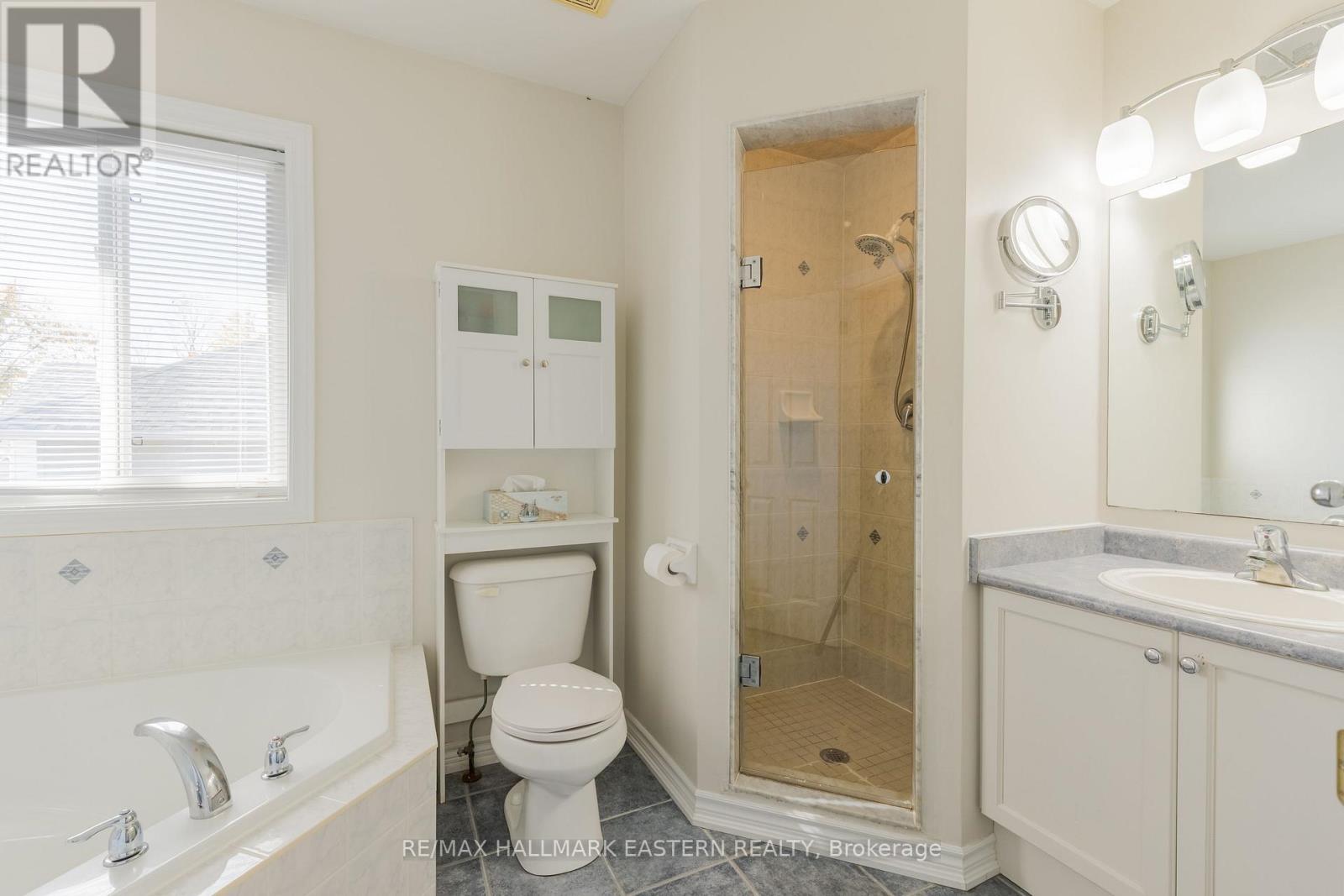 10 Springbank Road, Kawartha Lakes, ON photo 19