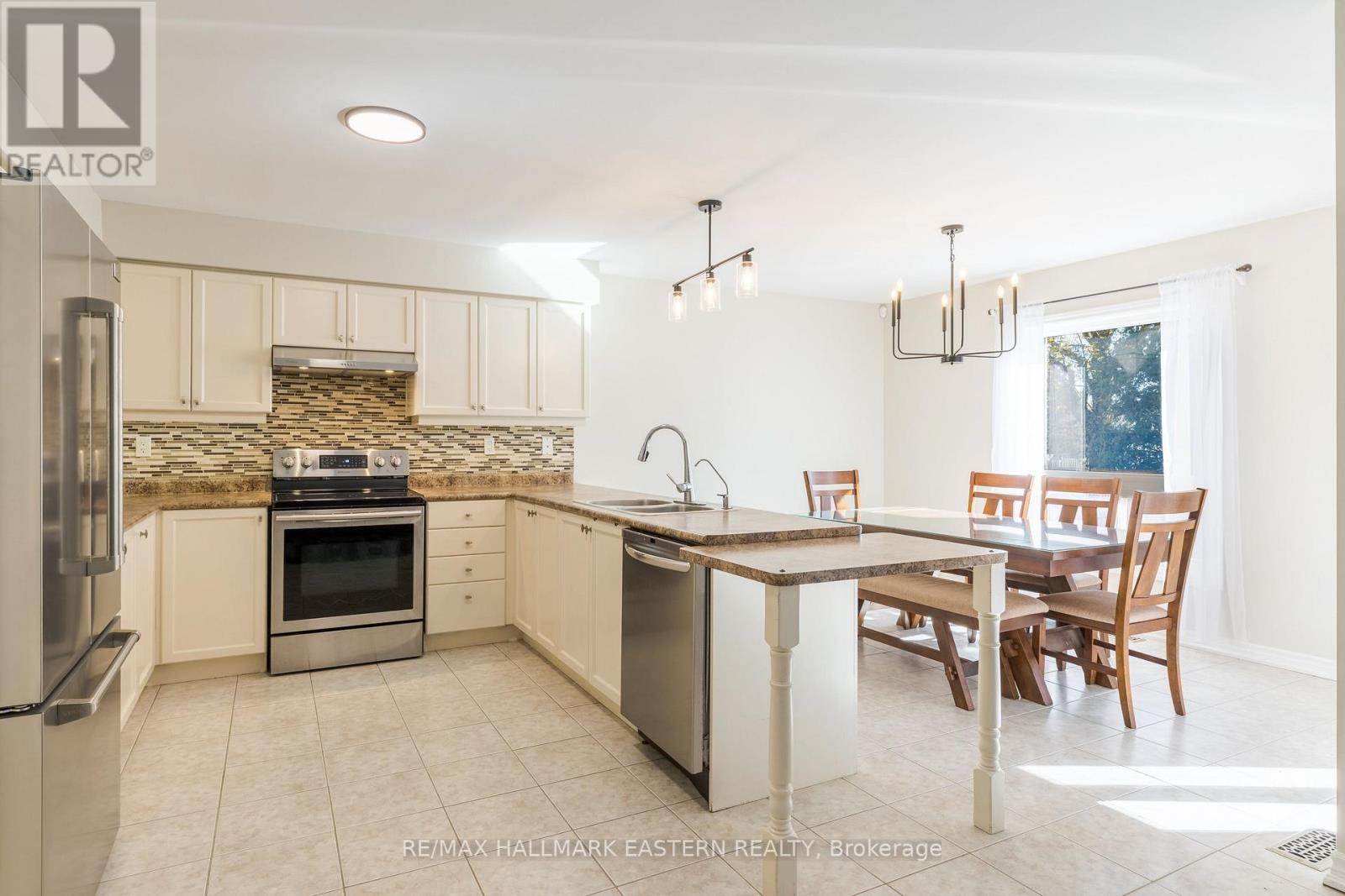 10 SPRINGBANK ROAD, Kawartha Lakes (Omemee) — photo 4