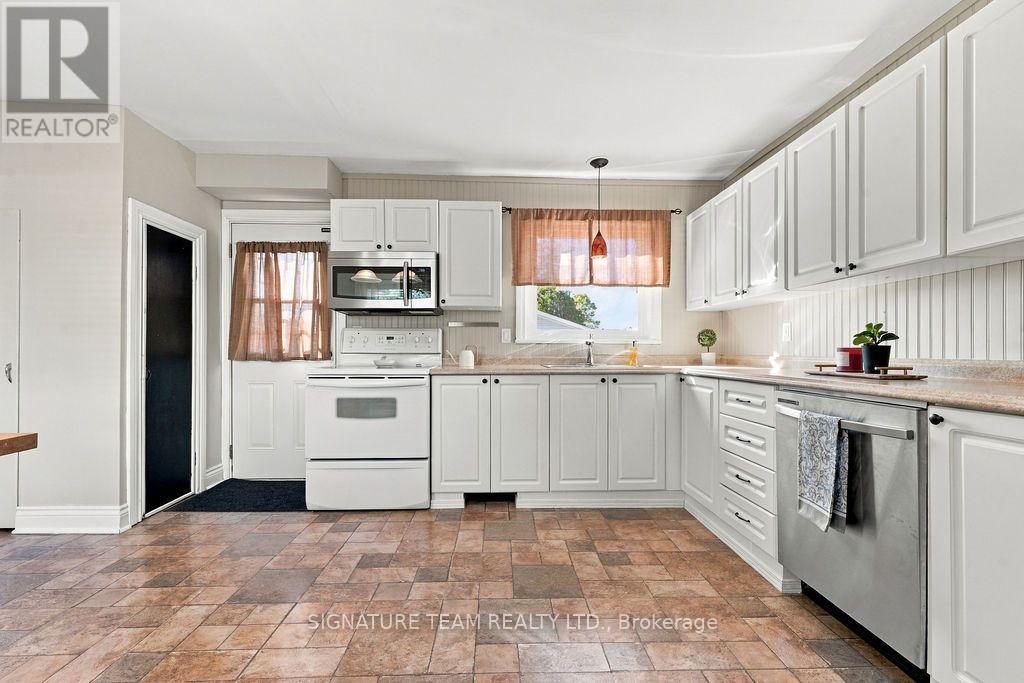 594 HAMILTON STREET W - 33