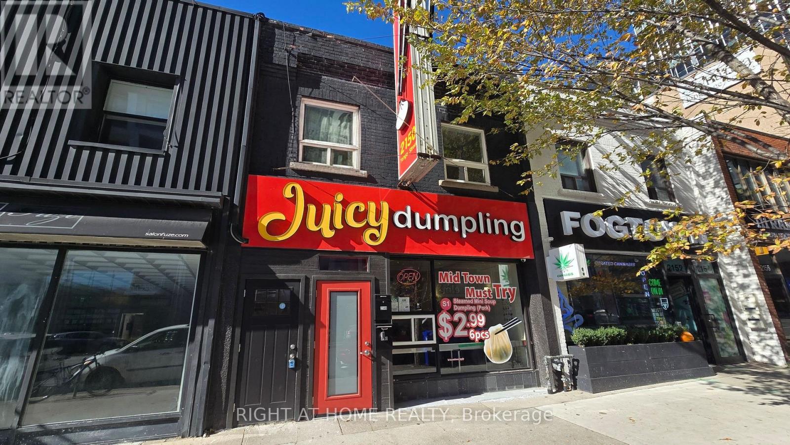 2150 YONGE STREET, Toronto (Yonge-Eglinton)