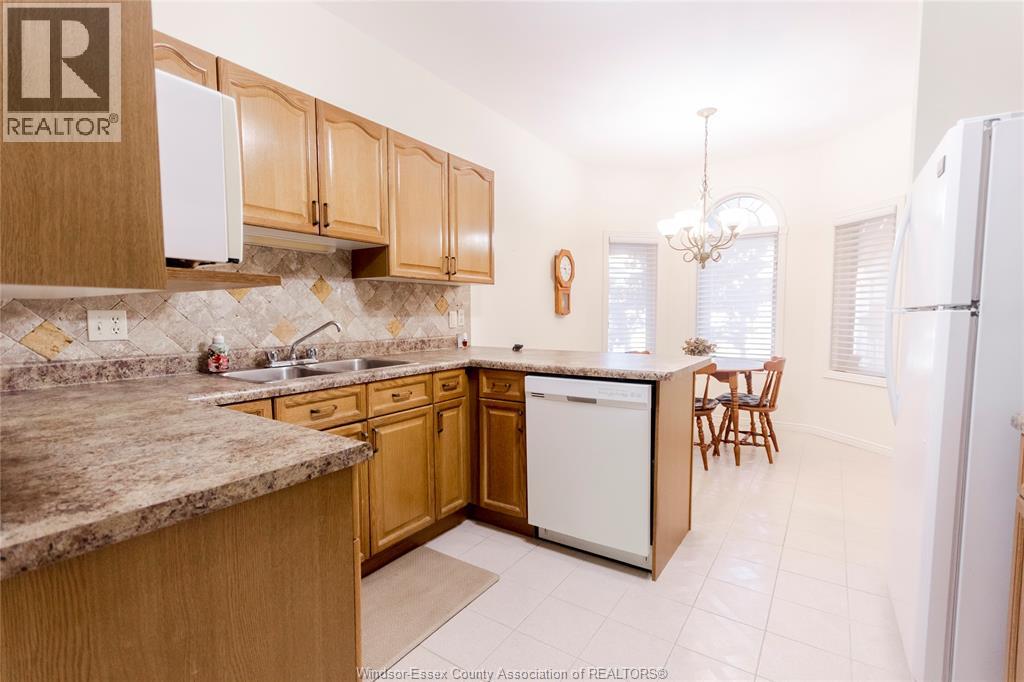 4661 BRADBURY COURT, Windsor — photo 4