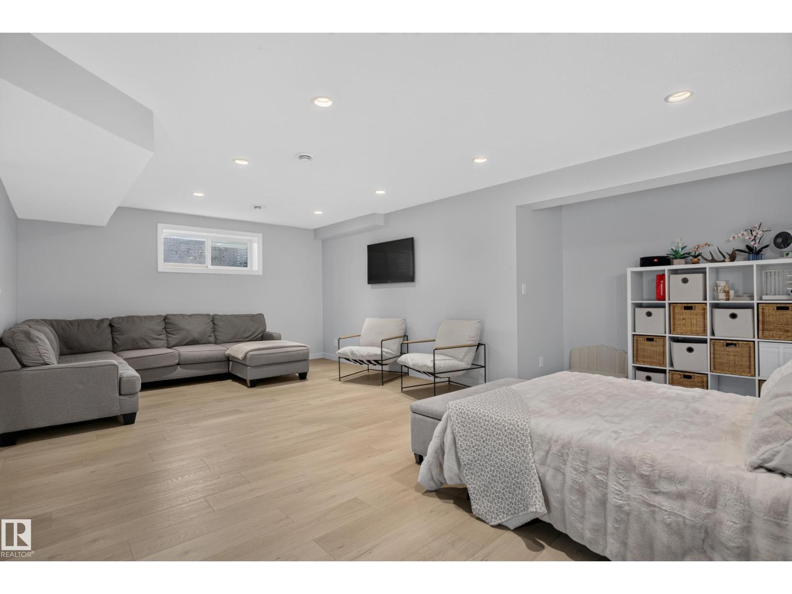 9609 83 Avenue, photo 35