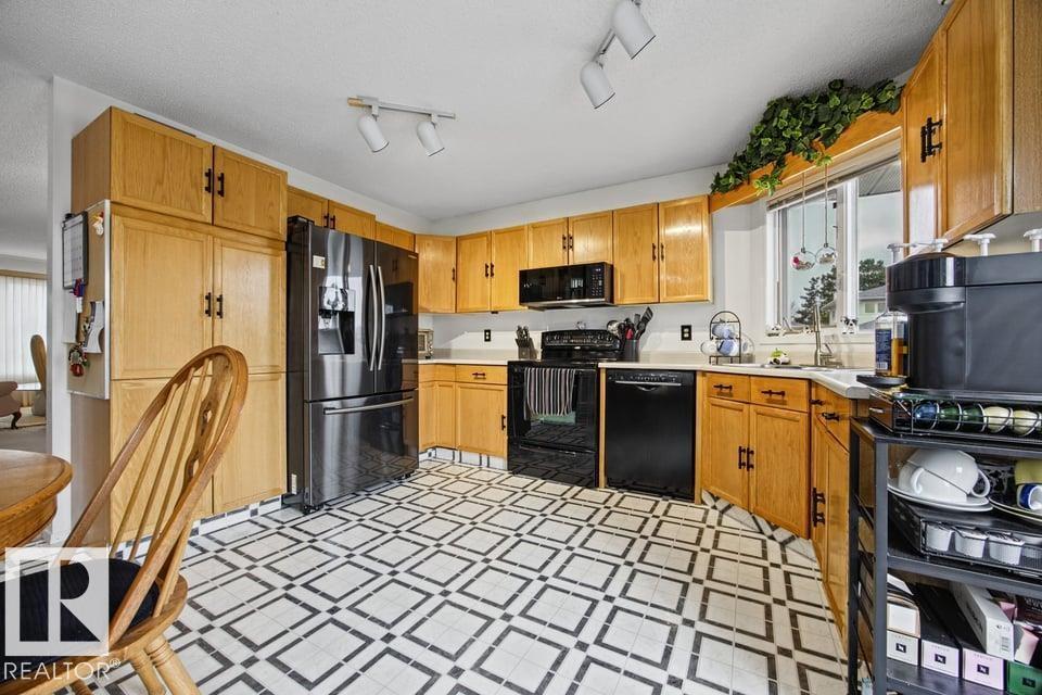15239 63 Street NW, photo 12
