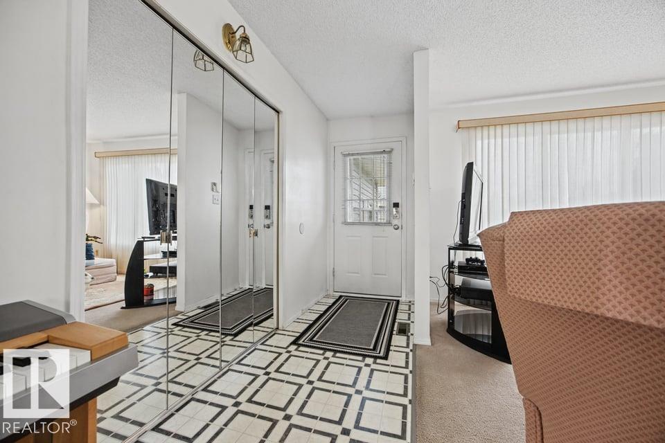 15239 63 Street NW, photo 3