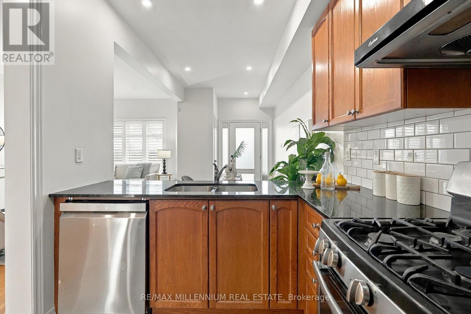 2557 Canadian Street, Pickering, ON photo 14