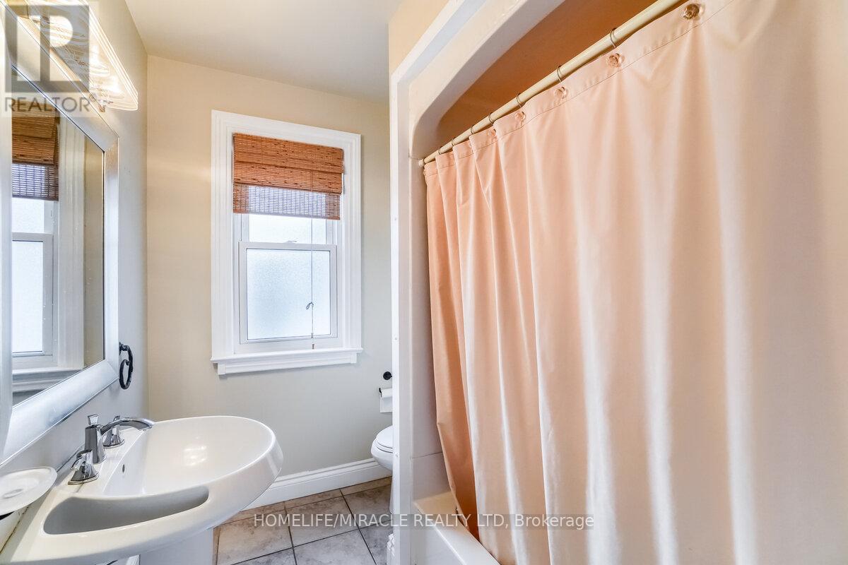 520 Gillmoss Road, Pickering, ON photo 17