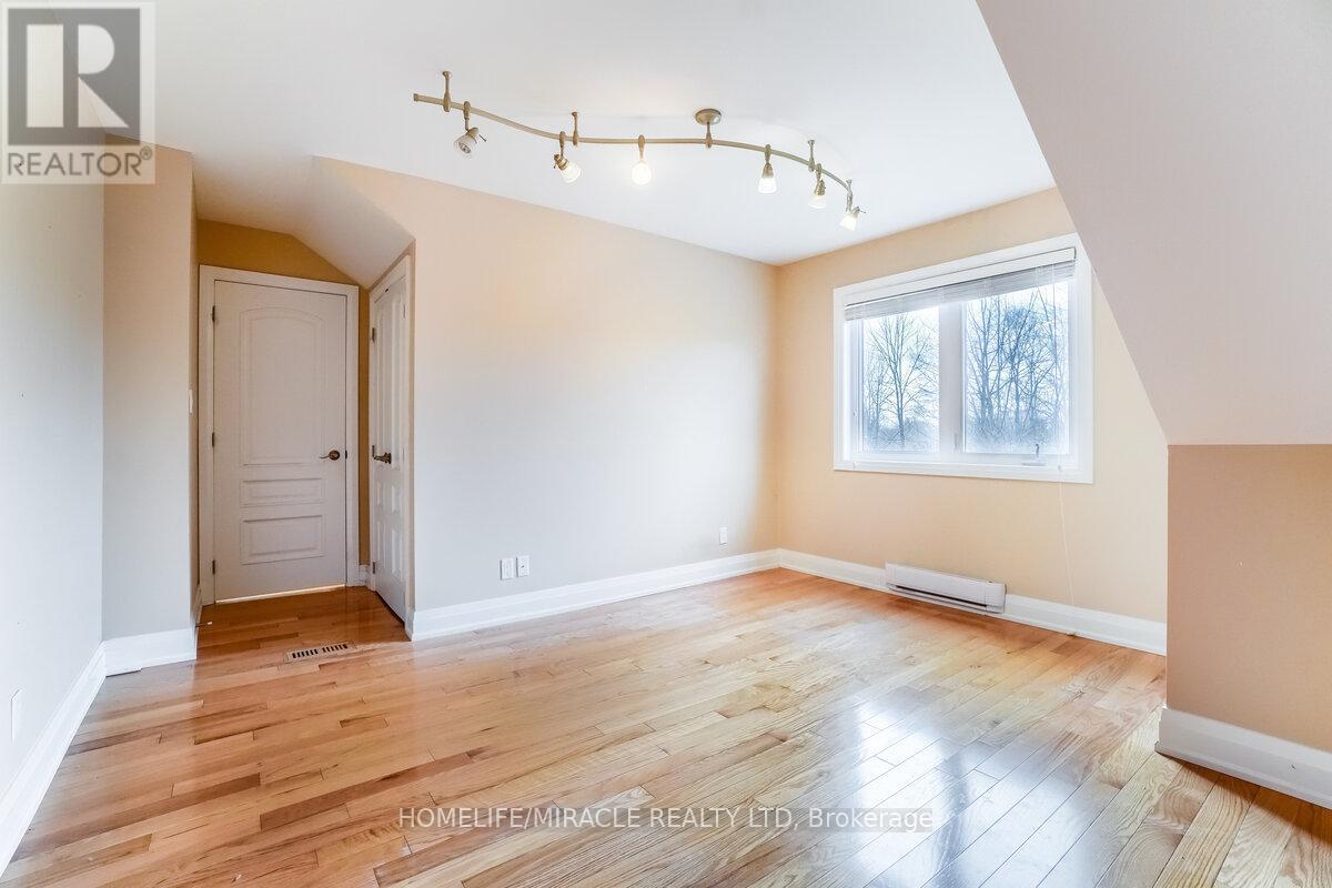 520 Gillmoss Road, Pickering, ON photo 25