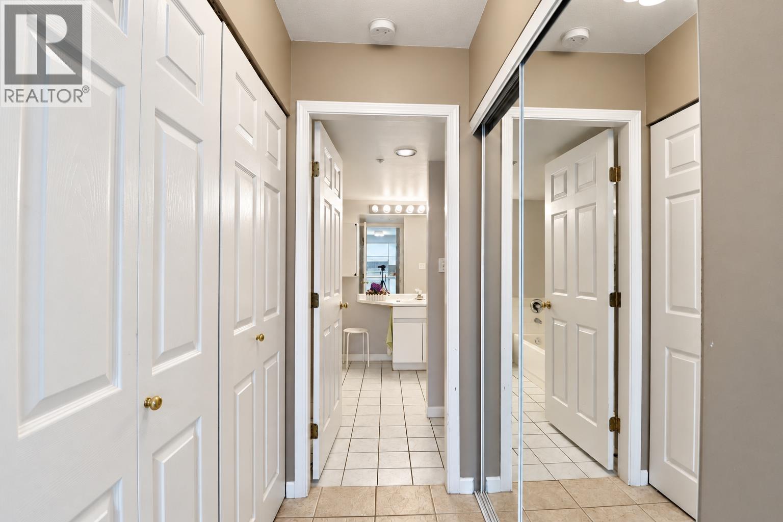 206 1199 WESTWOOD STREET, Coquitlam - Image 1