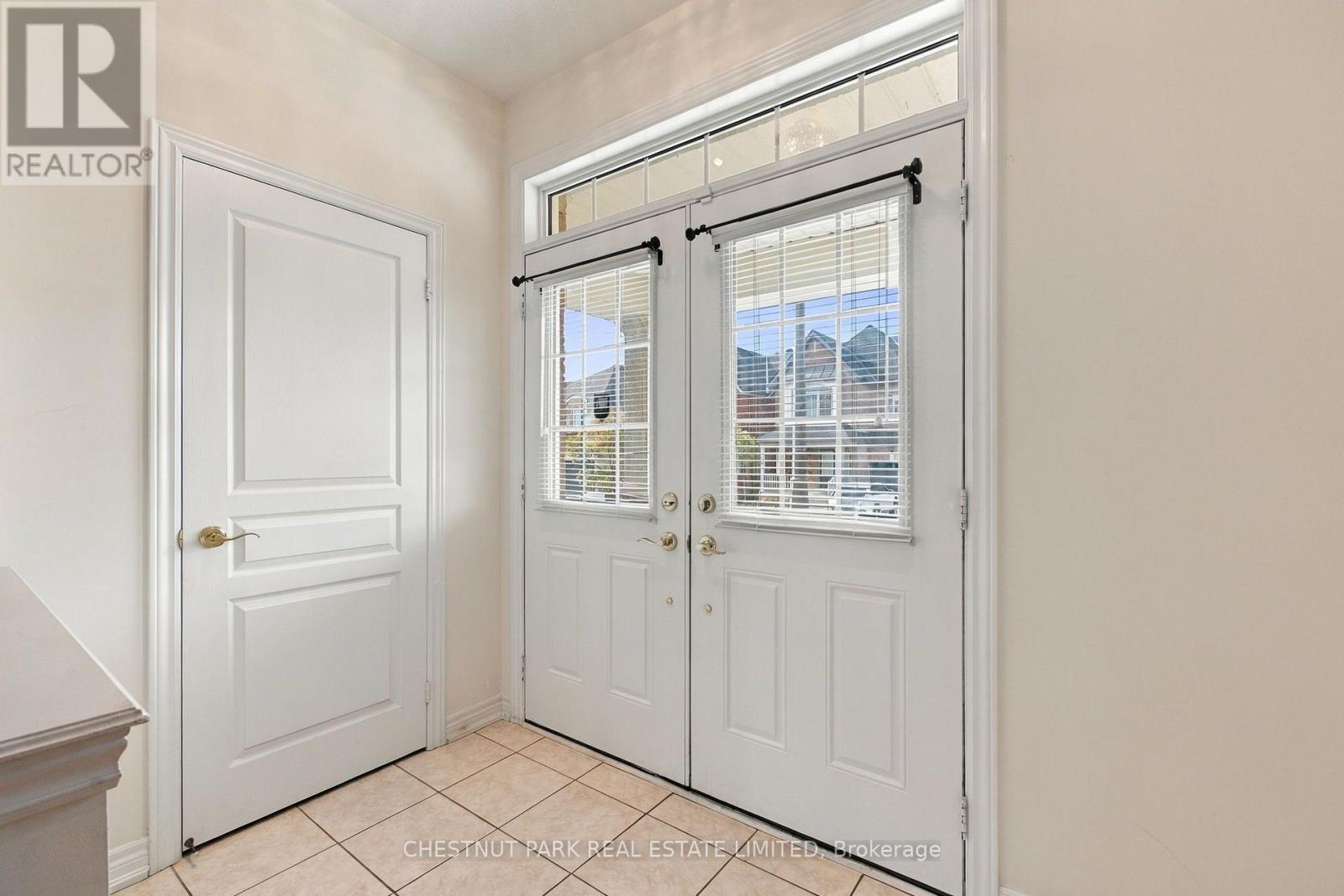 57 JAMES JOYCE DRIVE, Markham (Victoria Manor-Jennings Gate) — photo 3