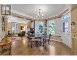 15 Theobalds Circle, Richmond Hill, ON L4C9C7 Photo 13