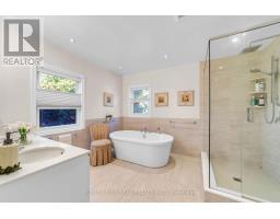 15 Theobalds Circle, Richmond Hill, ON L4C9C7 Photo 17