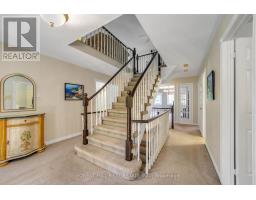 15 Theobalds Circle, Richmond Hill, ON L4C9C7 Photo 19