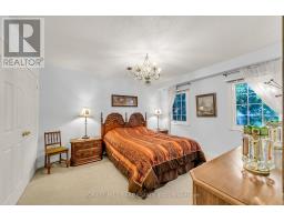 15 Theobalds Circle, Richmond Hill, ON L4C9C7 Photo 23