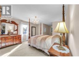 15 Theobalds Circle, Richmond Hill, ON L4C9C7 Photo 25