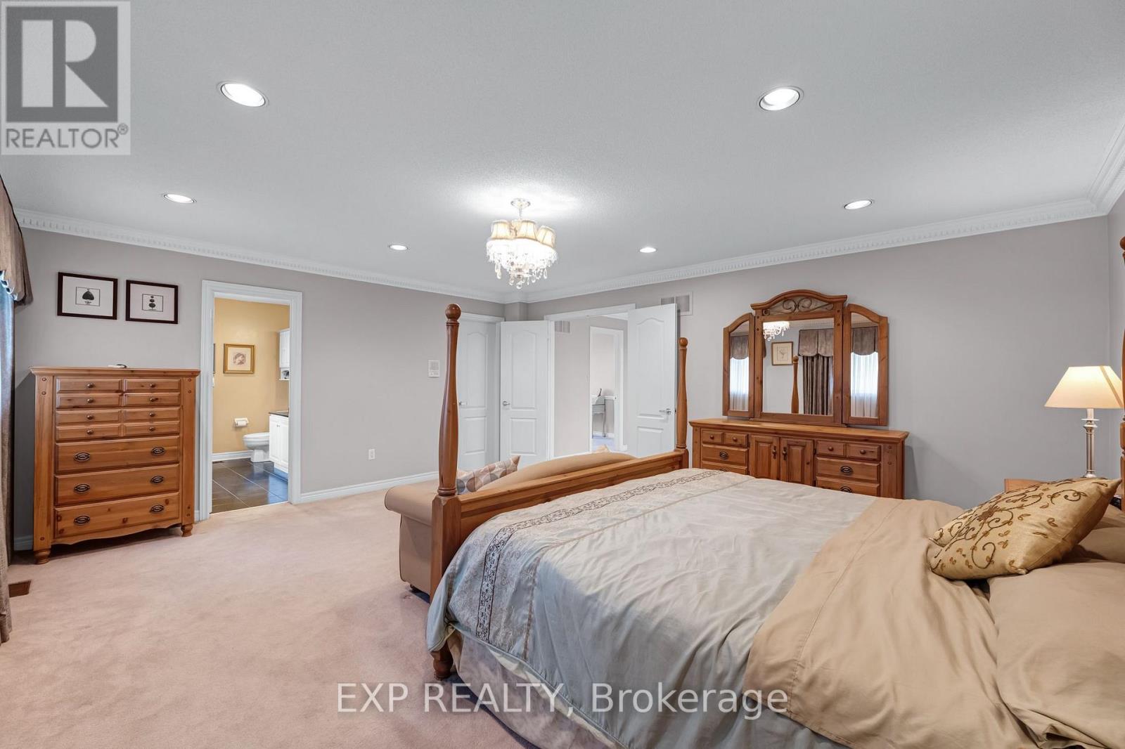 591 Plantation Gate, Newmarket, ON photo 27