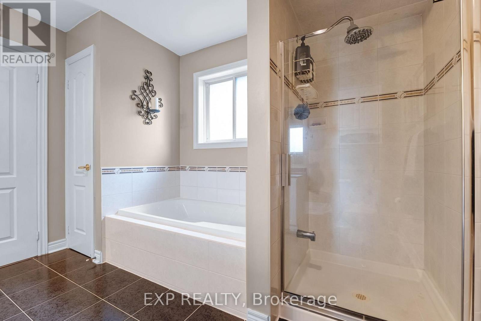 591 Plantation Gate, Newmarket, ON photo 30