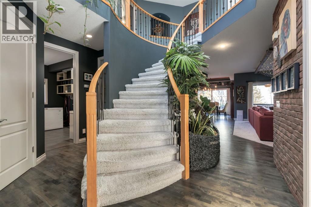 48 Valley Crest Gardens NW, Calgary — photo 4