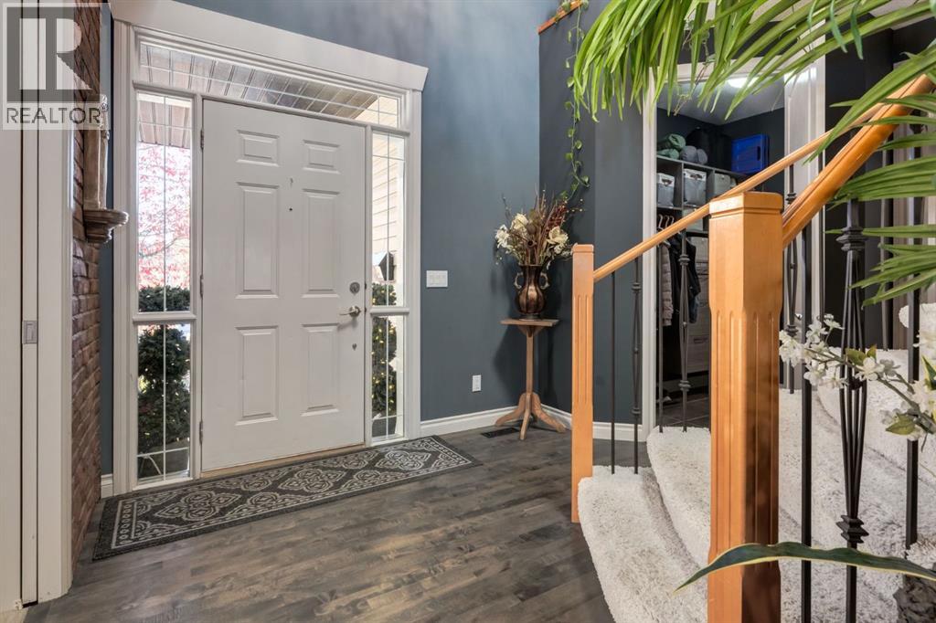 48 Valley Crest Gardens NW, Calgary — photo 3