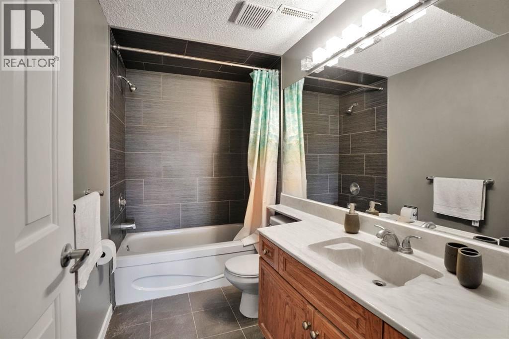 331 Wood Valley Bay SW, Calgary — photo 36