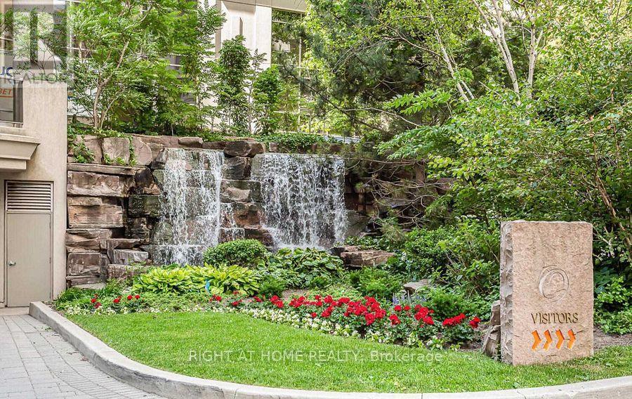 235 - 3888 DUKE OF YORK BOULEVARD, Mississauga (City Centre) — photo 2