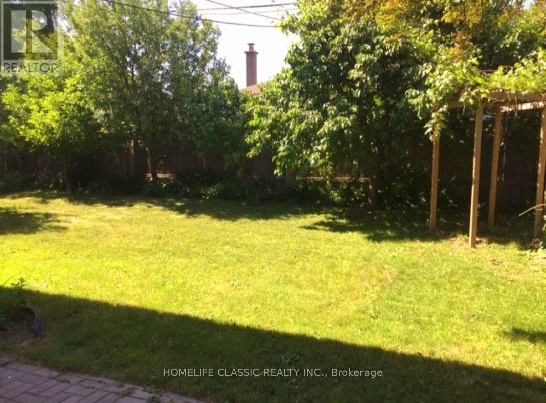 16 TERRYELLEN CRESCENT, Toronto (Markland Wood) — photo 7