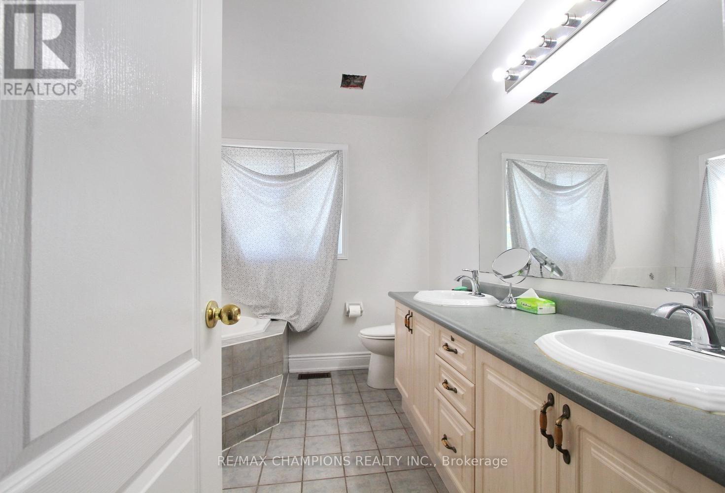 28 EGYPT DRIVE - 23