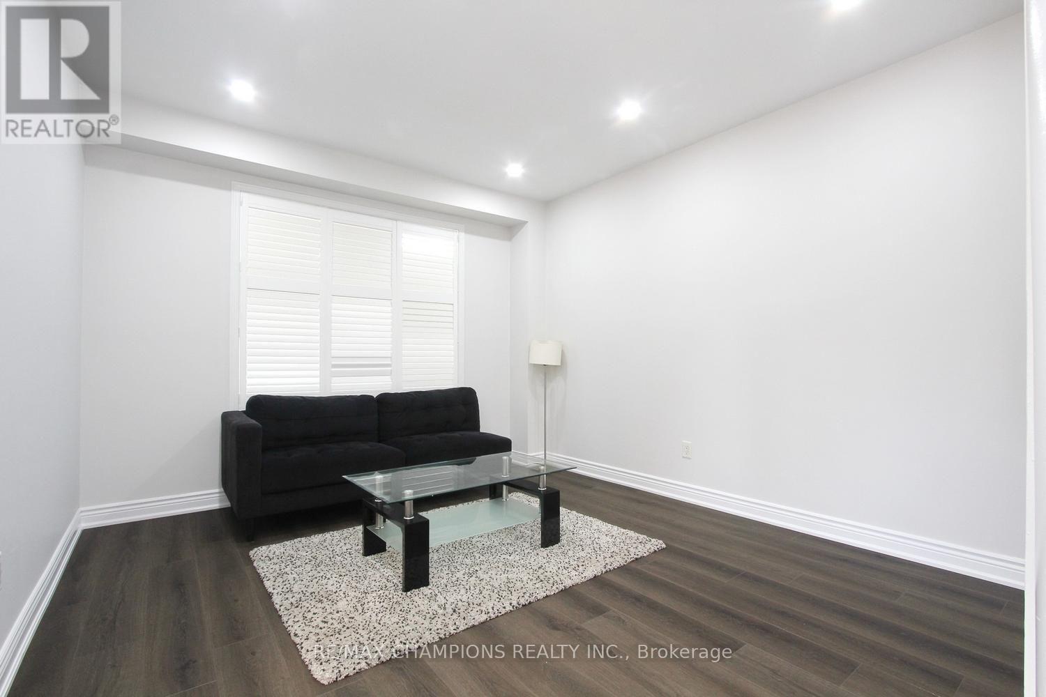 28 EGYPT DRIVE - 5