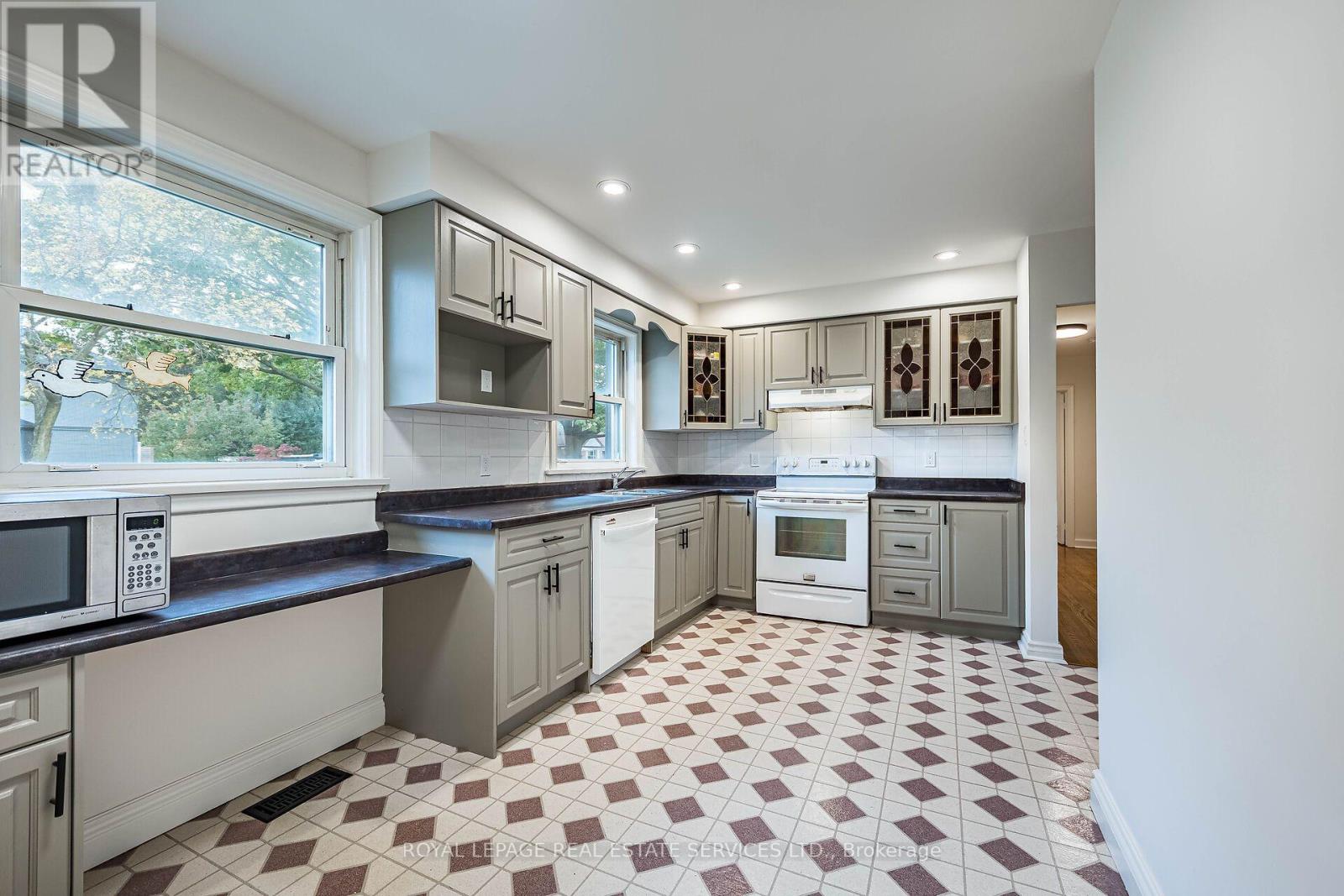 454 Rimilton Avenue, Toronto, ON photo 16