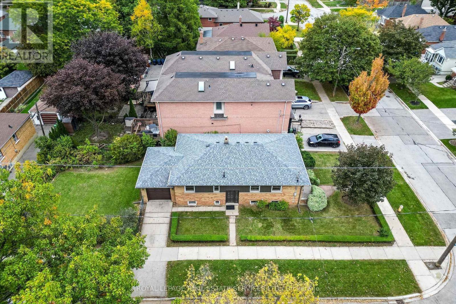 454 RIMILTON AVENUE, Toronto (Alderwood) — photo 2