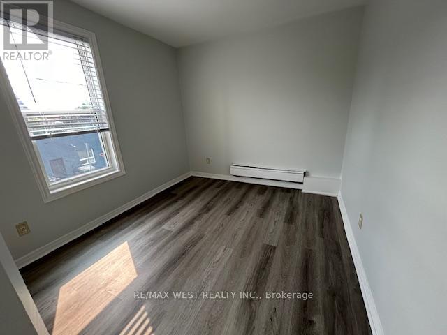 B - 88 UXBRIDGE AVENUE, Toronto (Weston-Pellam Park) — photo 4