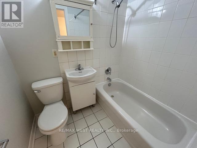 B - 88 UXBRIDGE AVENUE, Toronto (Weston-Pellam Park) — photo 6