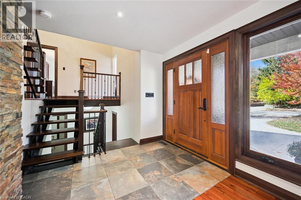 11 MAPLE HILL Drive, Kitchener — photo 2