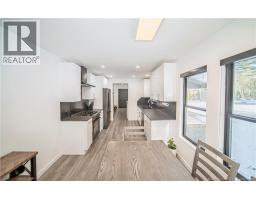34 Simcoe Court, photo 6