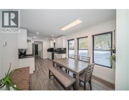 34 Simcoe Court, photo 7