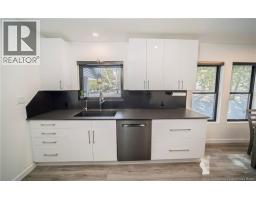 34 Simcoe Court, photo 2