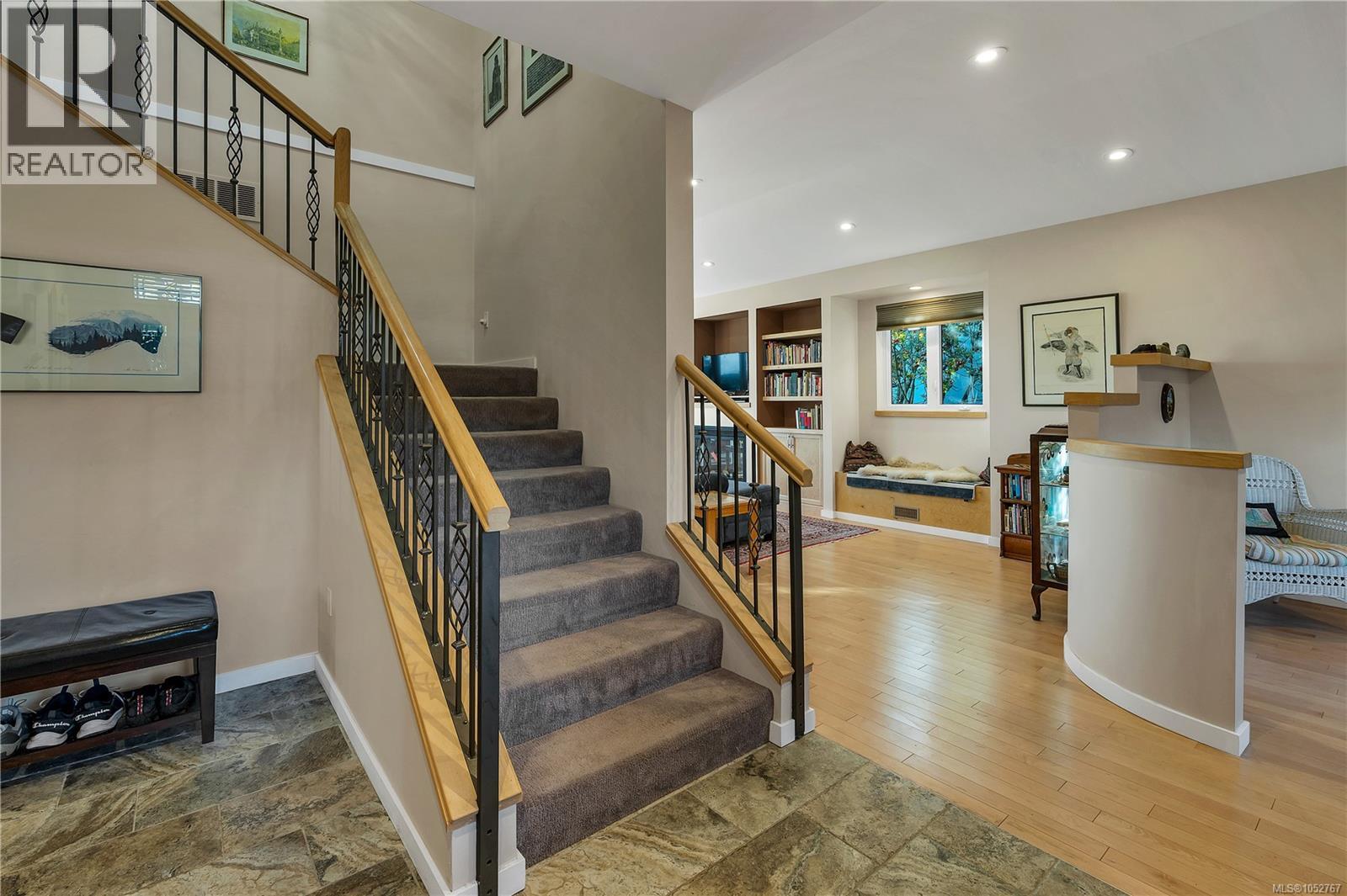 983 Alder St S - 10
