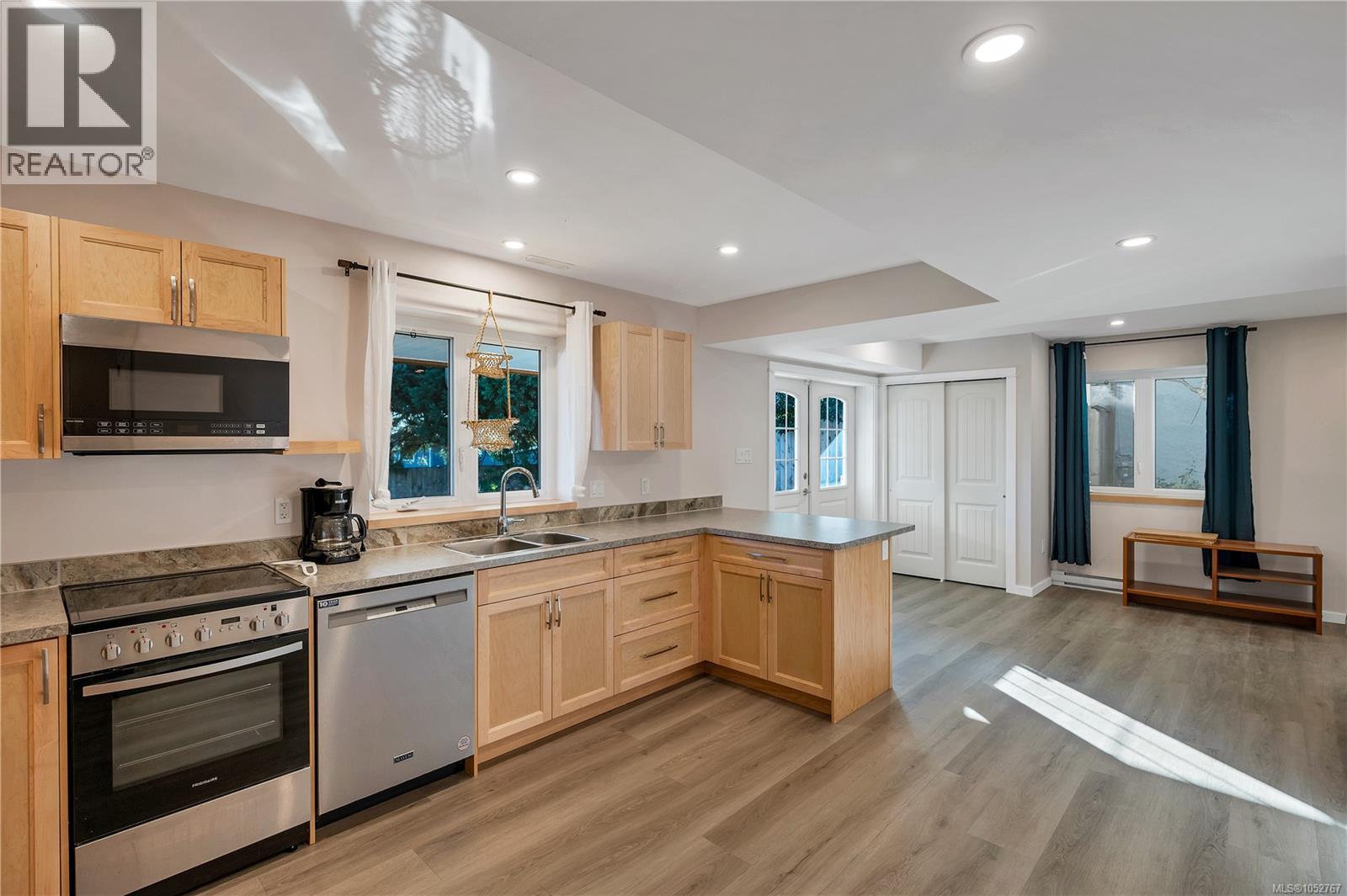 983 Alder St S - 46