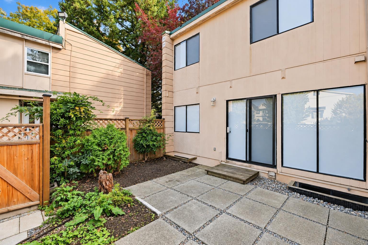 Photo of 36 10565 153 STREET 35