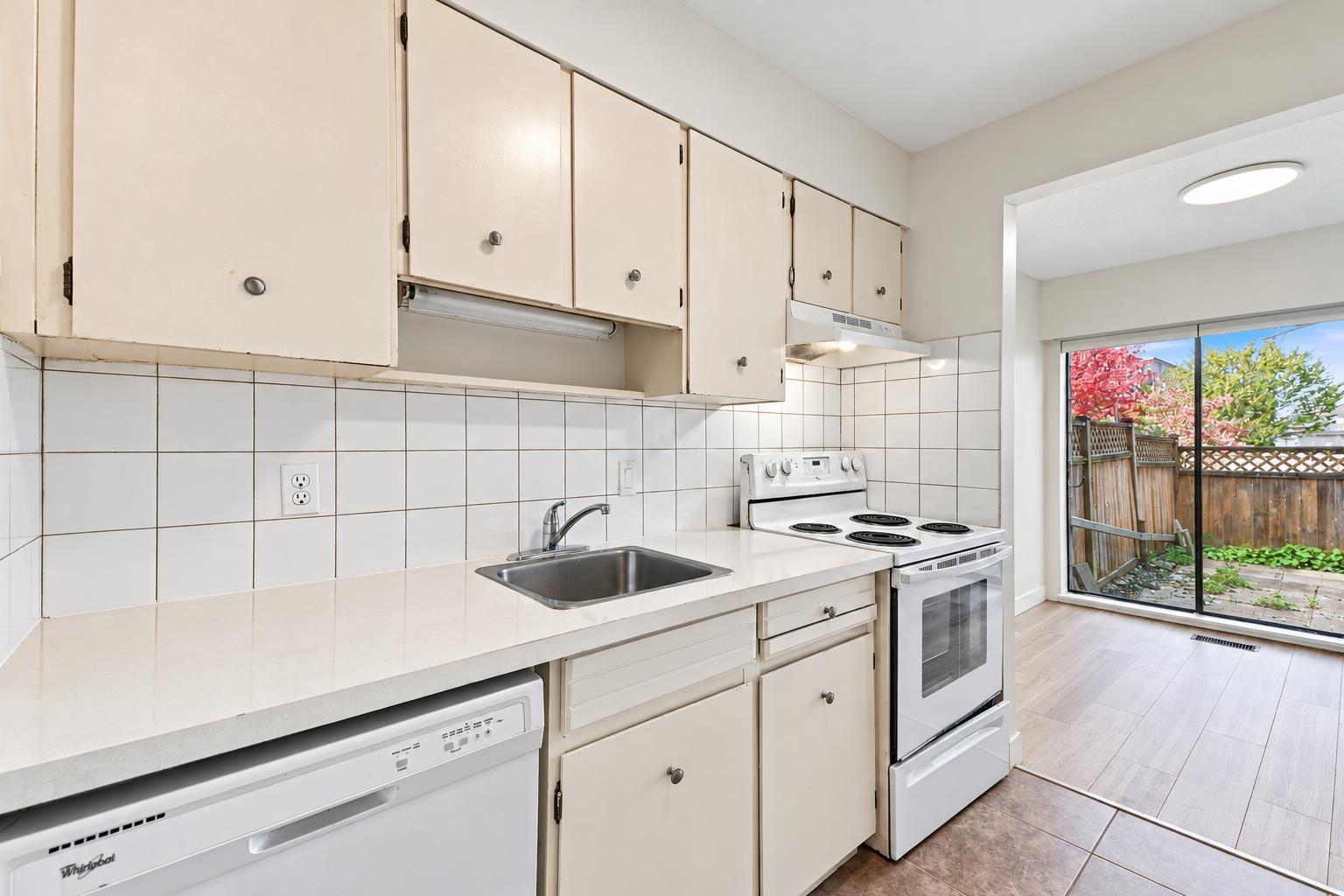 Photo of 36 10565 153 STREET 14